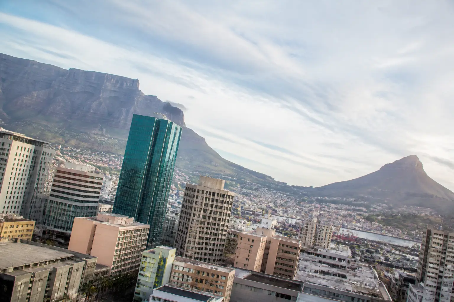 Hollywoodbets expandiert mit Playson in Südafrika