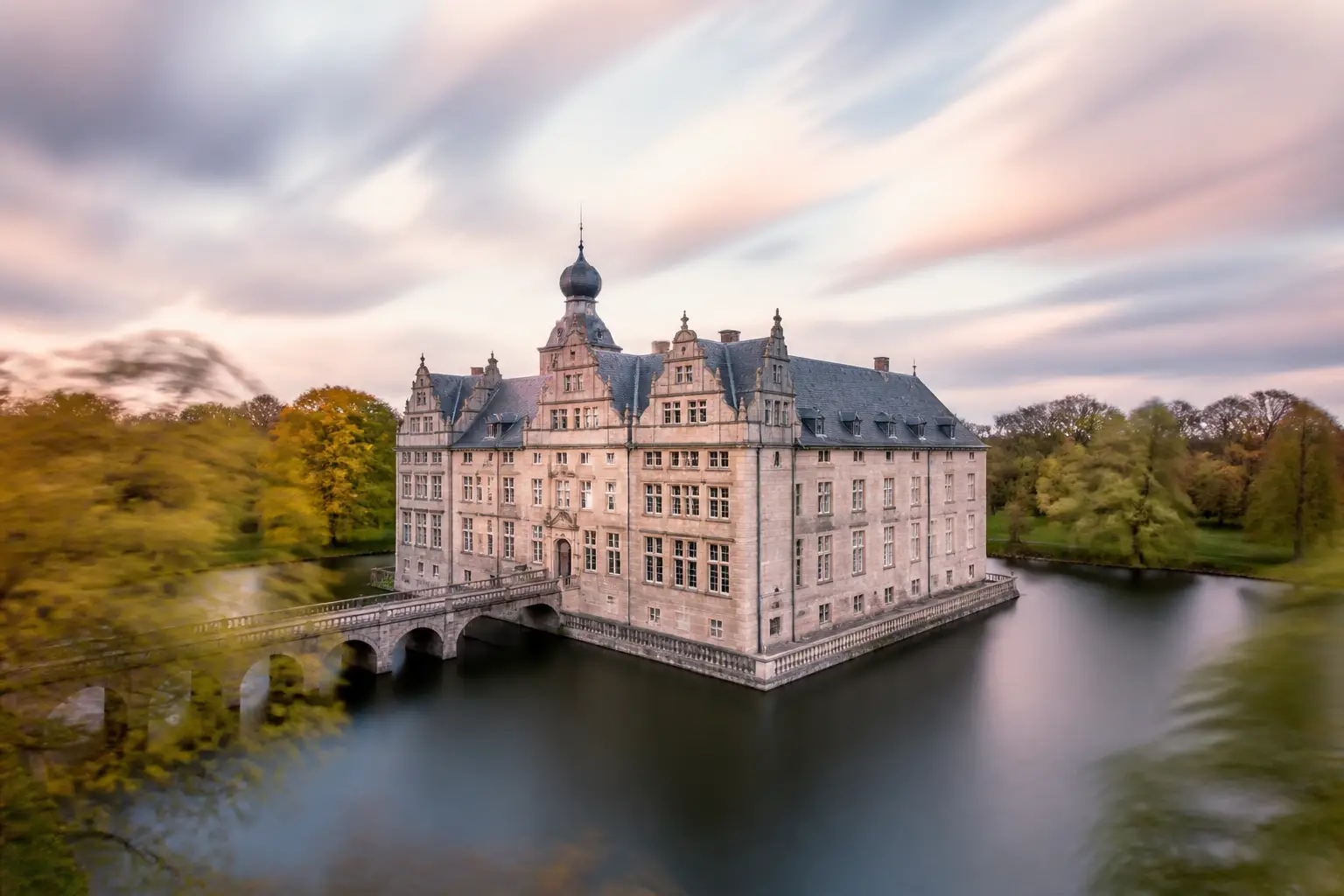 Merkur stärkt internationale Compliance auf Workshop in Deutschland
